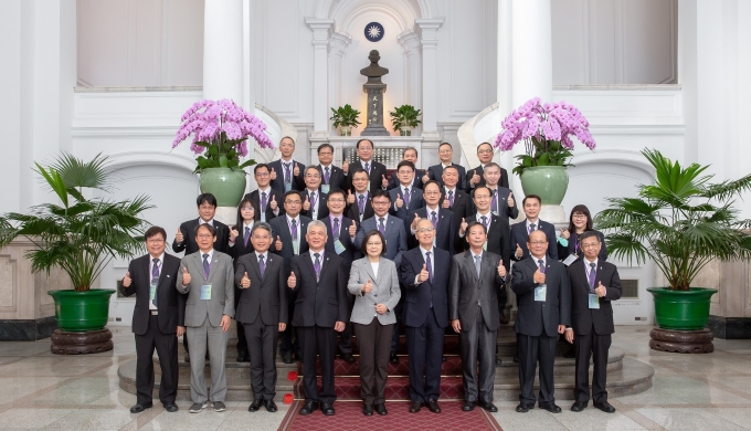 THU Tenure Distinguished Professor Chao-Tung Yang wins 2021 Chinese Institute of Engineers “Outstanding Engineering Professors Award”