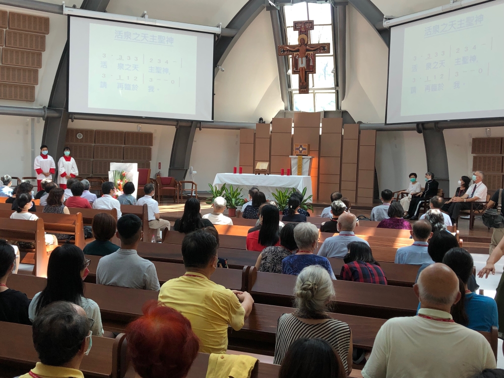 Joint prayer meeting of Providence University (PU) and Tunghai University (THU) held at PU’s Our Lady of Providence Chapel